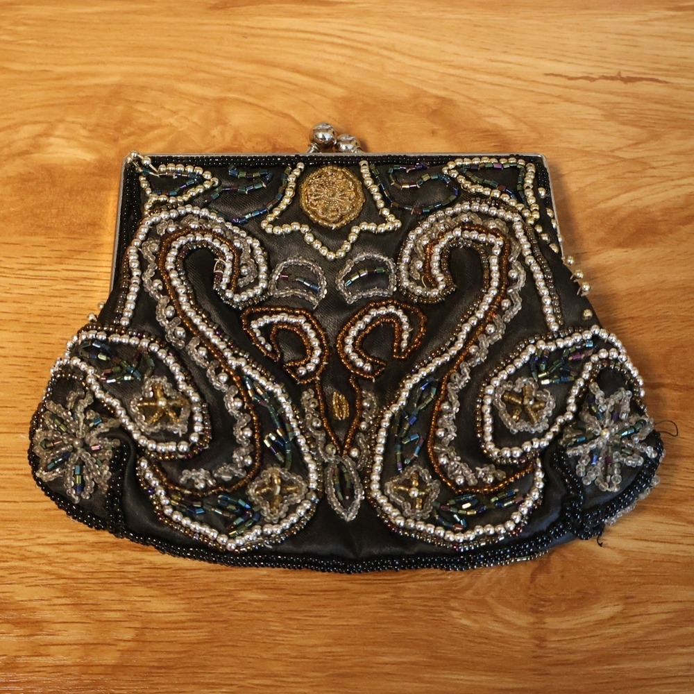 Vintage 90s Y2K Fashion Express Beaded Kiss Lock Clutch Womens Black Evening